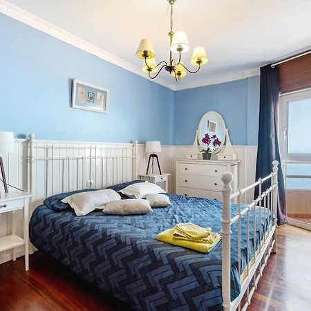 Beautiful 3 Bedroom Wifi Sea View Apartament *