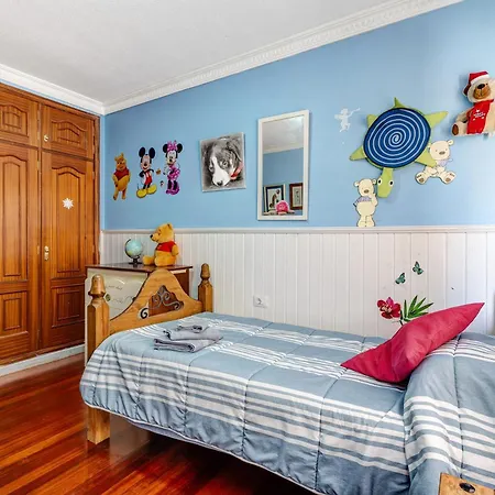 Beautiful 3 Bedroom Wifi Sea View Apartament